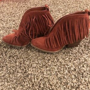 Women’s coconut by Matisse fridge booties